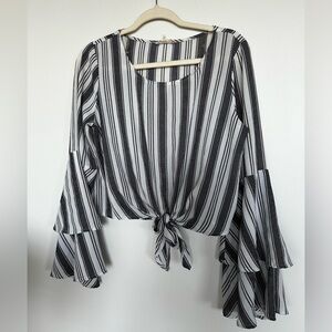 Altar’d State Tiered Bell Sleeve Top. Size Small